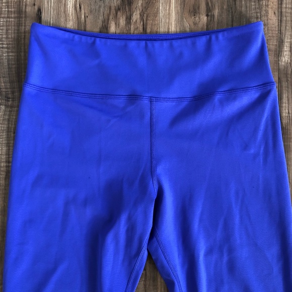 🦊 Hi-Rise Zyia 7/8 Legging - Picture 4 of 8